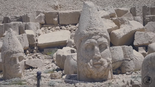 Potret Gunung Nemrut, Jejak Reruntuhan Berhala yang Dihancurkan Nabi Ibrahim AS