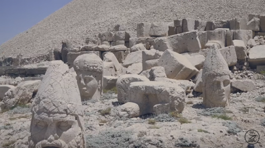Potret Gunung Nemrut, Jejak Reruntuhan Berhala yang Dihancurkan Nabi Ibrahim AS