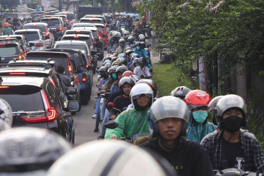 Kepadatan Jalan Raya Puncak Bogor di H+3 Lebaran