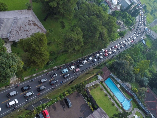 Kepadatan Jalan Raya Puncak Bogor di H+3 Lebaran