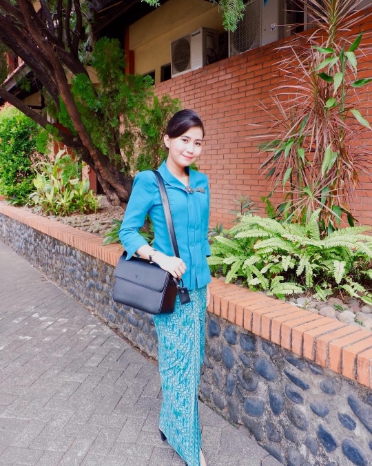 Ini Sosok Pramugari Baik Minta Ampun ke Penumpang, Cantik dan Ayu Banget