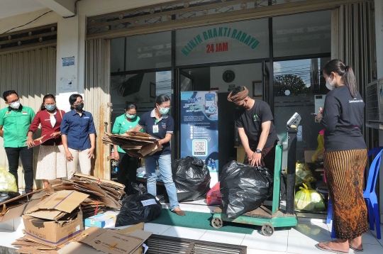 Gerakan Membayar Tunggakan BPJS Kesehatan dengan Sampah