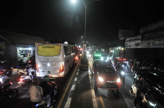 Puncak Arus Balik, Jalur Pantura Padat Merayap