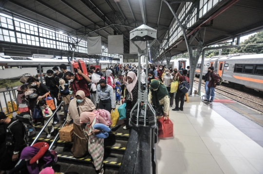 Gelombang Arus Balik via Kereta Api Masih Tinggi