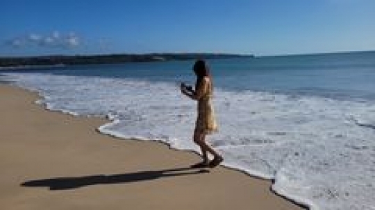 6 Potret Rara LIDA Liburan di Bali, Penampilannya Mencuri Perhatian