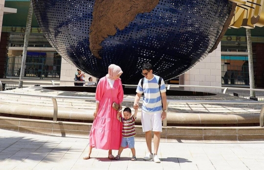 Potret Citra Kirana & Keluarga Liburan di Singapura, Ekspresi Athar Jadi Perbincangan