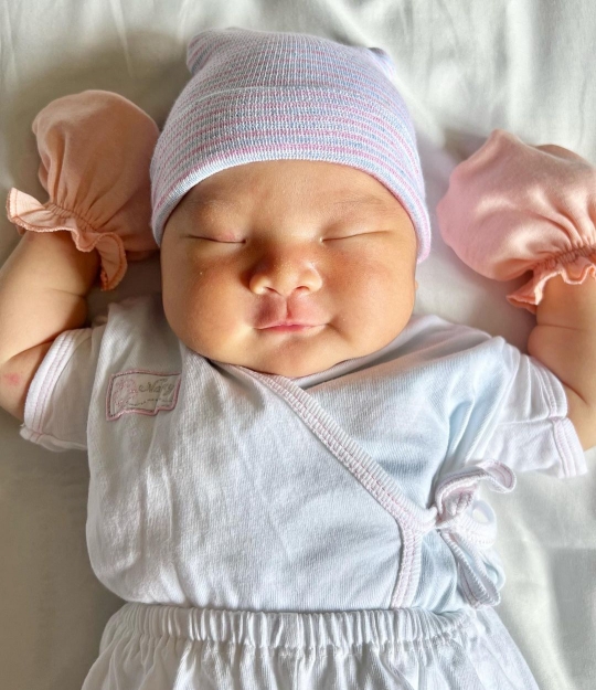 Deretan Foto Baby Austine Anak Ketiga Chef Devina Hermawan, Lucu dan Menggemaskan