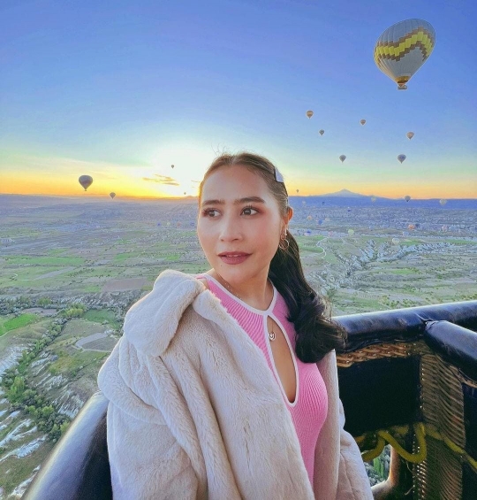Potret Prilly Latuconsina Liburan ke Turki, Seru Saat Naik Balon Udara di Cappadocia