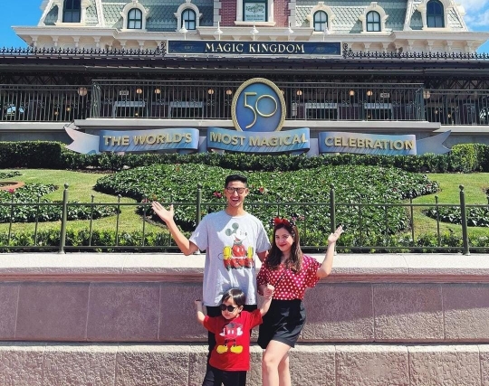 Rayakan Ultah Anak, Ini Foto Tasya Kamila & Keluarga Bermain ke Disney World Orlando