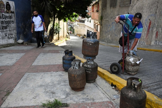 Tabung Gas Tak Layak Pakai Ancam Keselamatan Warga Venezuela