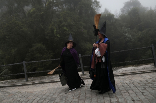 Mendatangi Pertemuan Para Penyihir di Brasil