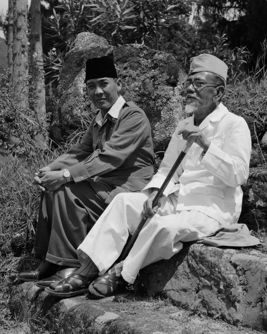 Potret Lawas Soekarno dan Haji Agus Salim Saat Diasingkan di Sumatera Utara