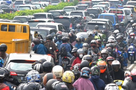 Long Weekend, Lalu Lintas Menuju Puncak Bogor Padat Merayap