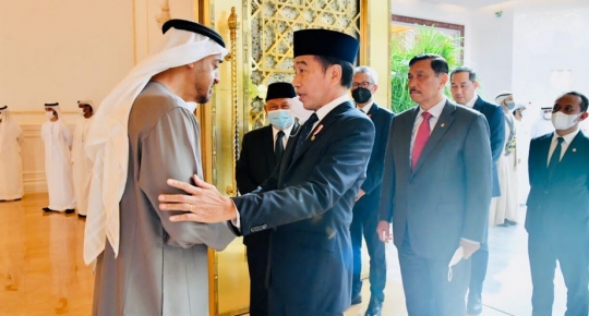 Presiden UAE Wafat, Ini Momen Jokowi Sampaikan Belasungkawa & Peluk Mohamed bin Zayed