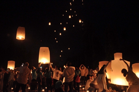 Ribuan Lampion Hiasi Malam Waisak di Candi Borobudur