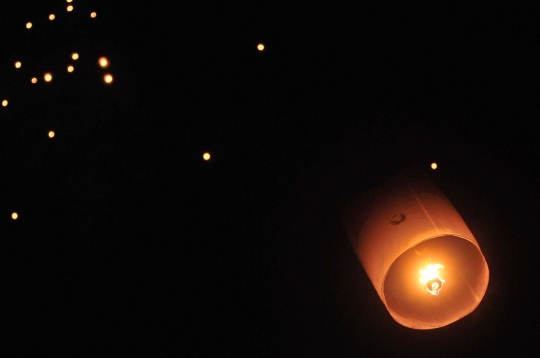 Ribuan Lampion Hiasi Malam Waisak di Candi Borobudur