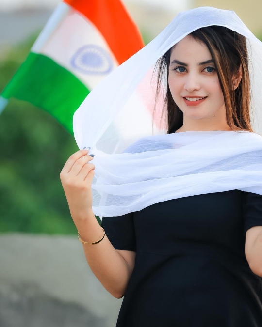 Kenalkan Priyanka Mongia, Seleb Medsos di India Cantiknya Kebangetan
