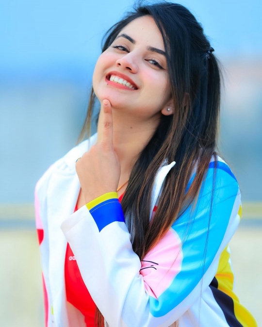 Kenalkan Priyanka Mongia, Seleb Medsos di India Cantiknya Kebangetan