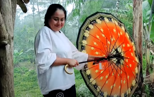 Potret Gadis Desa Cantik dan Memesona Pemetik Daun Teh Sejak SD Ditinggalkan Ortu