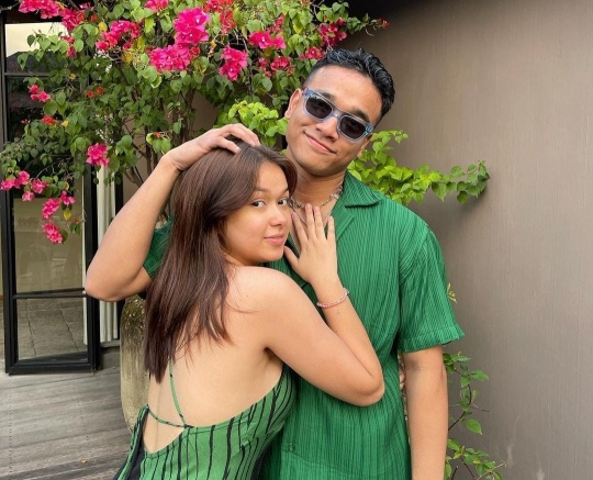 Potret Fadly Faisal dan Rebecca Klopperr Liburan di Bali, Netizen 'Serasa Honeymoon'