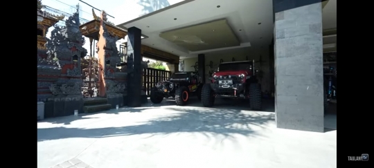 Deretan Mobil Ajik Krisna Pengusaha Oleh-oleh Bali, Ada Banyak Jeep Hingga Super Car