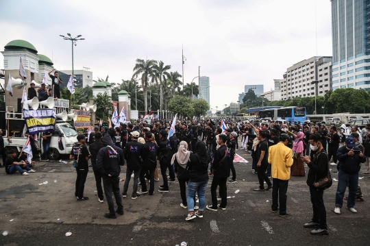 Geruduk DPR, Massa PPMI Demo Tuntut Jokowi Mundur