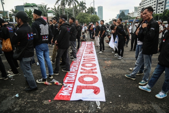 Geruduk DPR, Massa PPMI Demo Tuntut Jokowi Mundur