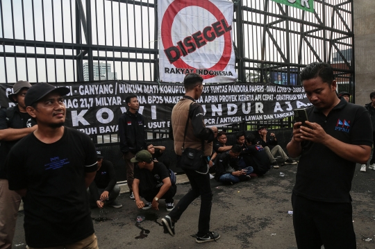 Geruduk DPR, Massa PPMI Demo Tuntut Jokowi Mundur