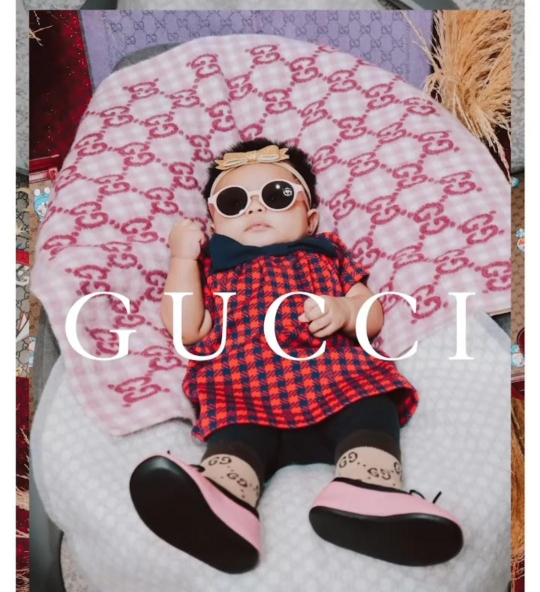 5 Potret Baby Ameena Sudah Genap 3 Bulan, Gemas Pakai Hijab Hingga Gucci Challenge