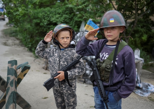 Aksi Tentara Cilik Ukraina