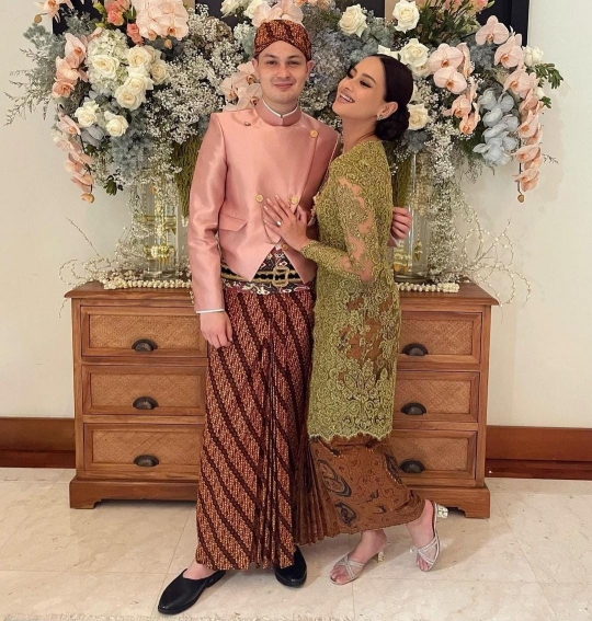 5 Potret Amanda Khairunnisa di Pernikahan Sang Kakak Maudy Ayunda, Cantik Banget