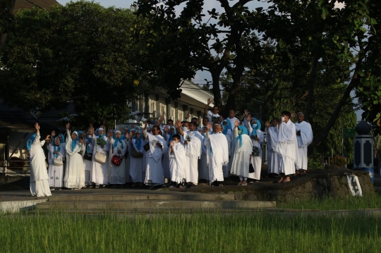 Manasik Haji, Membimbing Calon Jemaah Berangkat ke Tanah Suci