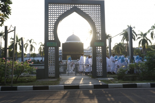 Manasik Haji, Membimbing Calon Jemaah Berangkat ke Tanah Suci