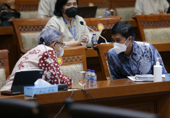 Wamenkes Siapkan Misi Tangani Kasus Hepatitis di Hadapan DPR
