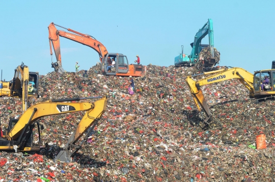 Potret TPA Cipayung di Depok yang Melebihi Kapasitas