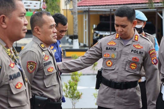 Momen Komandan Polisi Cek Tampang, Pakaian Sampai SIM Anggota, Ini Tujuannya