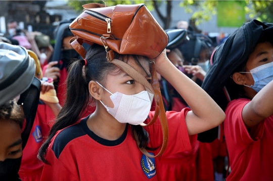 Melatih Siswa di Bali Agar Tak Panik Hadapi Gempa dan Tsunami