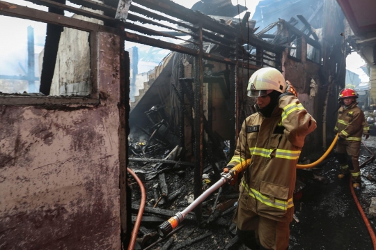 Puluhan Rumah di Kebayoran Lama Hangus Terbakar, 27 Mobil Pemadam Diterjunkan