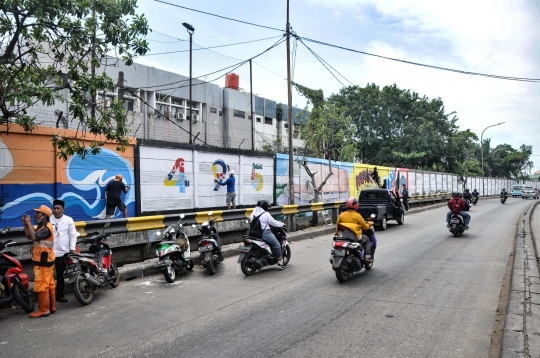 Kreasi Mural PPSU Jakarta Utara Sambut Formula E