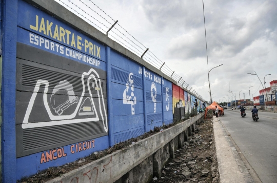 Kreasi Mural PPSU Jakarta Utara Sambut Formula E