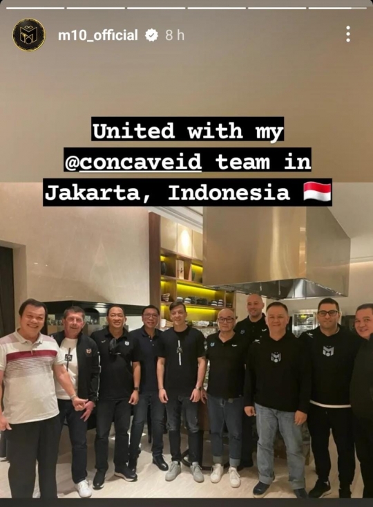 Pesepak Bola Mesut Ozil Tiba di Jakarta, Dijamu Makan Rendang Sampai Bilang Begini