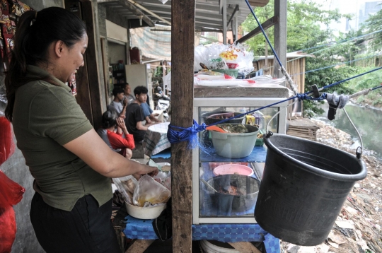 Eksistensi Warung Kerek di Ibu Kota