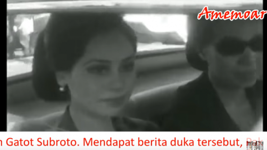 Potret Pelepasan Jenazah Soekarno oleh Presiden Soeharto, Penuh Lautan Manusia