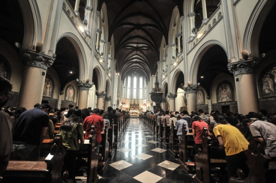 Khidmat Misa Kenaikan Isa Almasih di Gereja Katedral