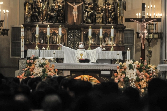 Khidmat Misa Kenaikan Isa Almasih di Gereja Katedral