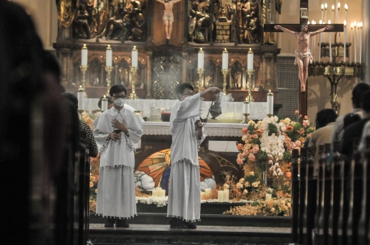Khidmat Misa Kenaikan Isa Almasih di Gereja Katedral