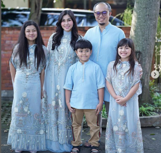 7 Potret Cantik dan Imut Mikaela Atqia Keponakan Raffi Ahmad, Mulai Beranjak ABG