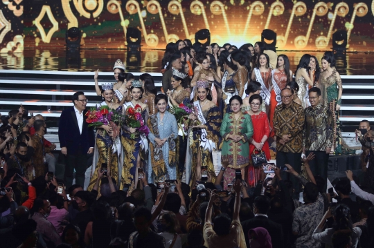Cantiknya Laksmi Shari, Peraih Mahkota Puteri Indonesia 2022