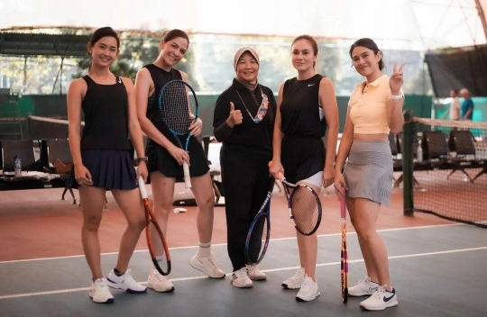 Potret Wulan Guritno Main Tenis, Netizen Sebut Sungguh Indah