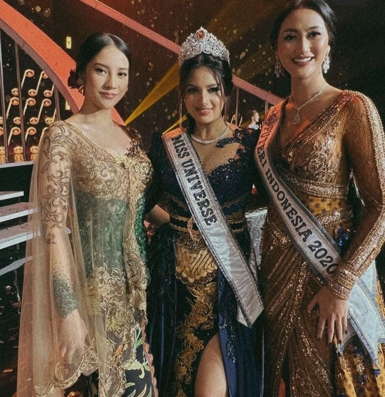 Auranya Makin Moncer, Ini Potret Anya Geraldine Berkebaya yang Anggun Banget